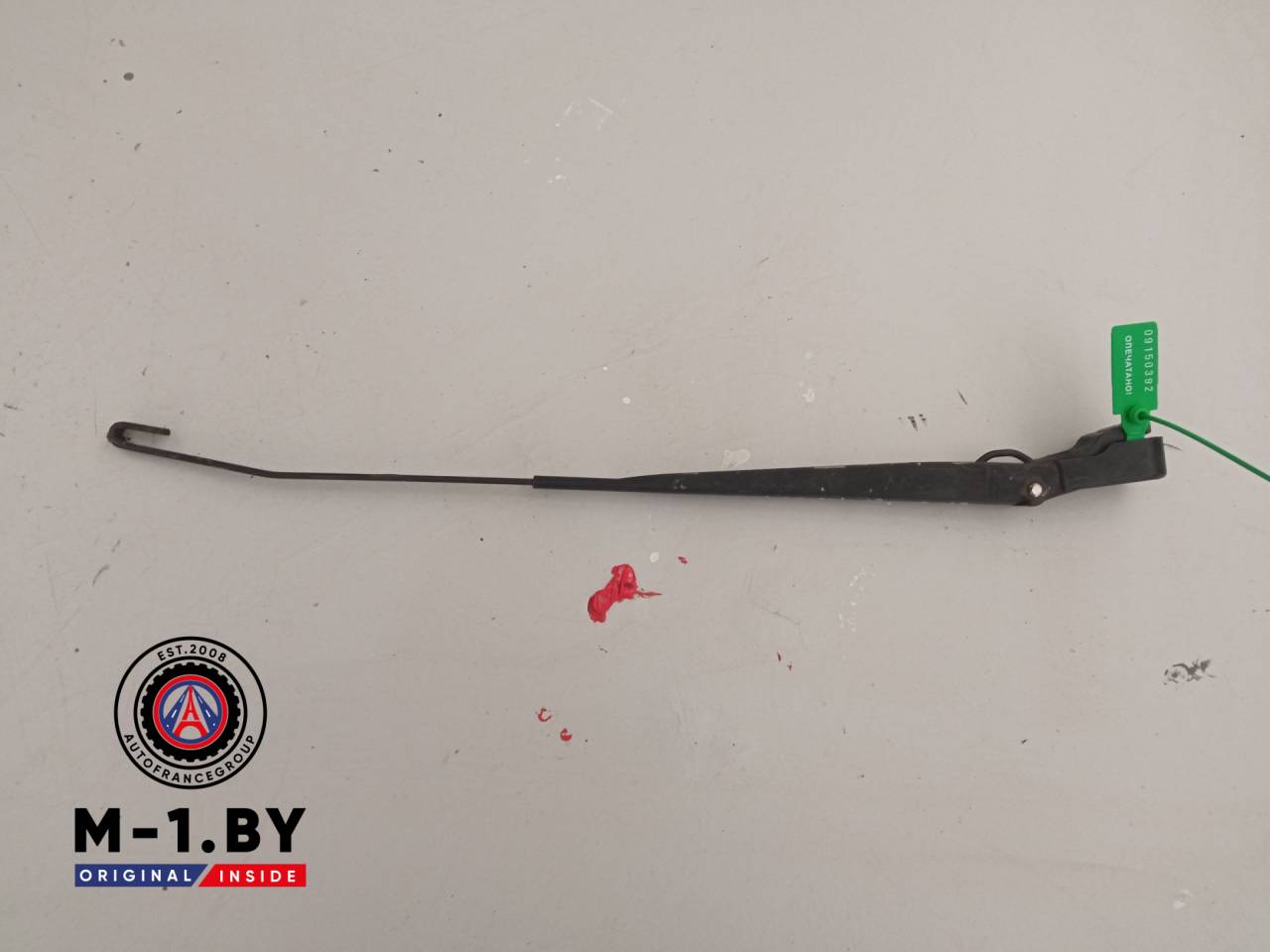 щеткодержатель (поводок стеклоочистителя, дворник) Renault Logan 1 поколение (2004 - 2009), 8200620437-S - фото №1