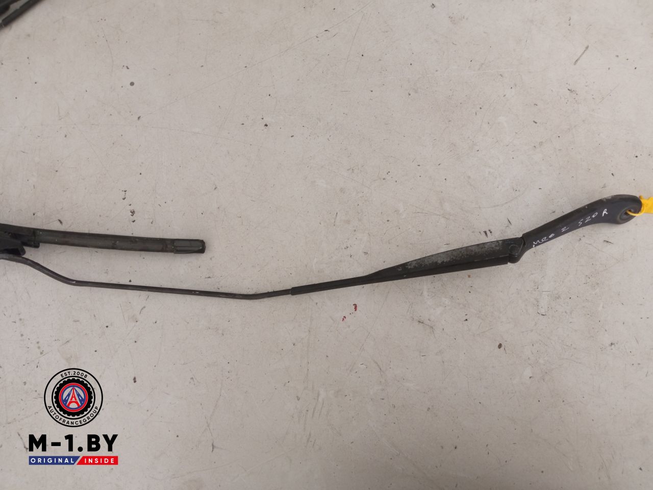 щеткодержатель (поводок стеклоочистителя, дворник) Renault Megane 2 поколение (2002 - 2006) - фото №1