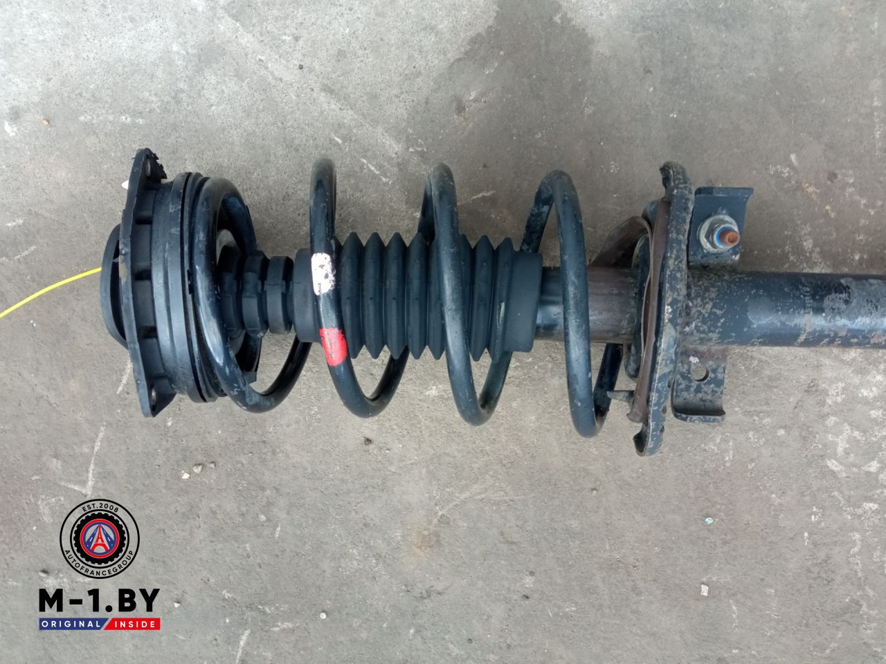 стойка передняя левая Renault Megane 2 поколение (2002 - 2006) - фото №1