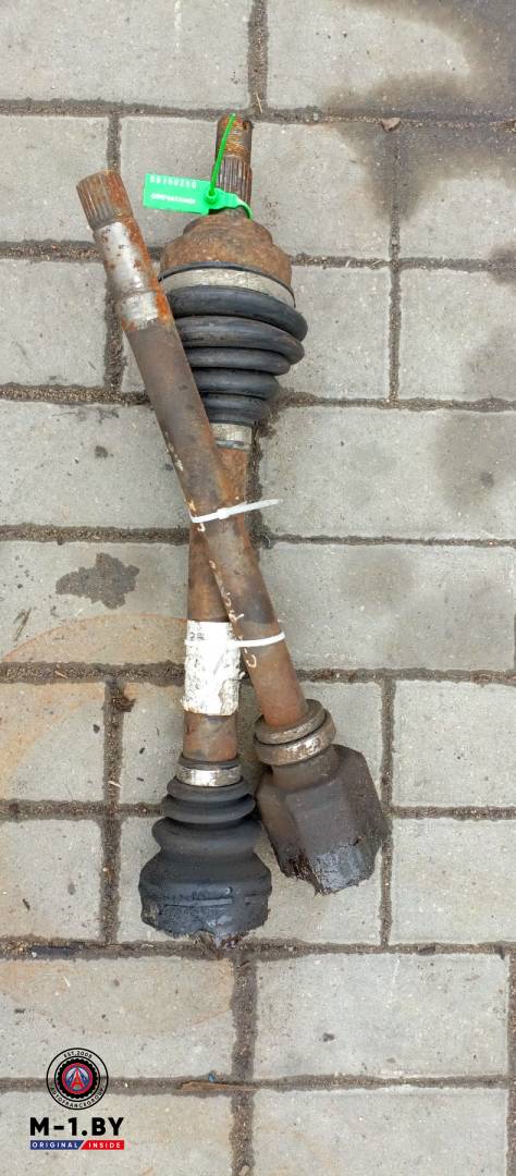 полуось передняя правая (приводной вал, ШРУС) Citroen C4 Picasso 1 поколение (2006 - 2013), 2.0 л., бензин - фото №1