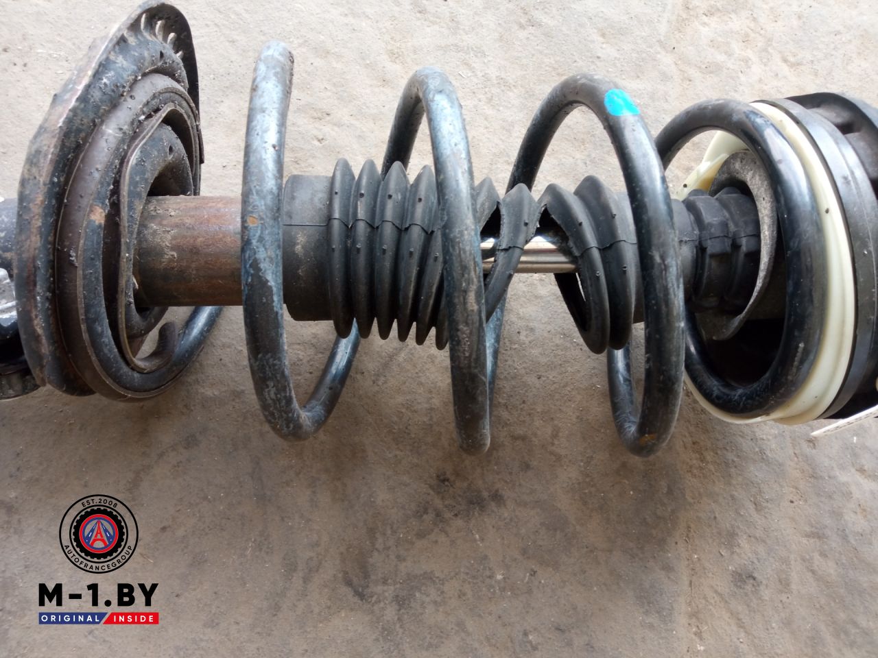 стойка передняя левая Renault Megane 2 поколение (2002 - 2006), 8200222463 - фото №1