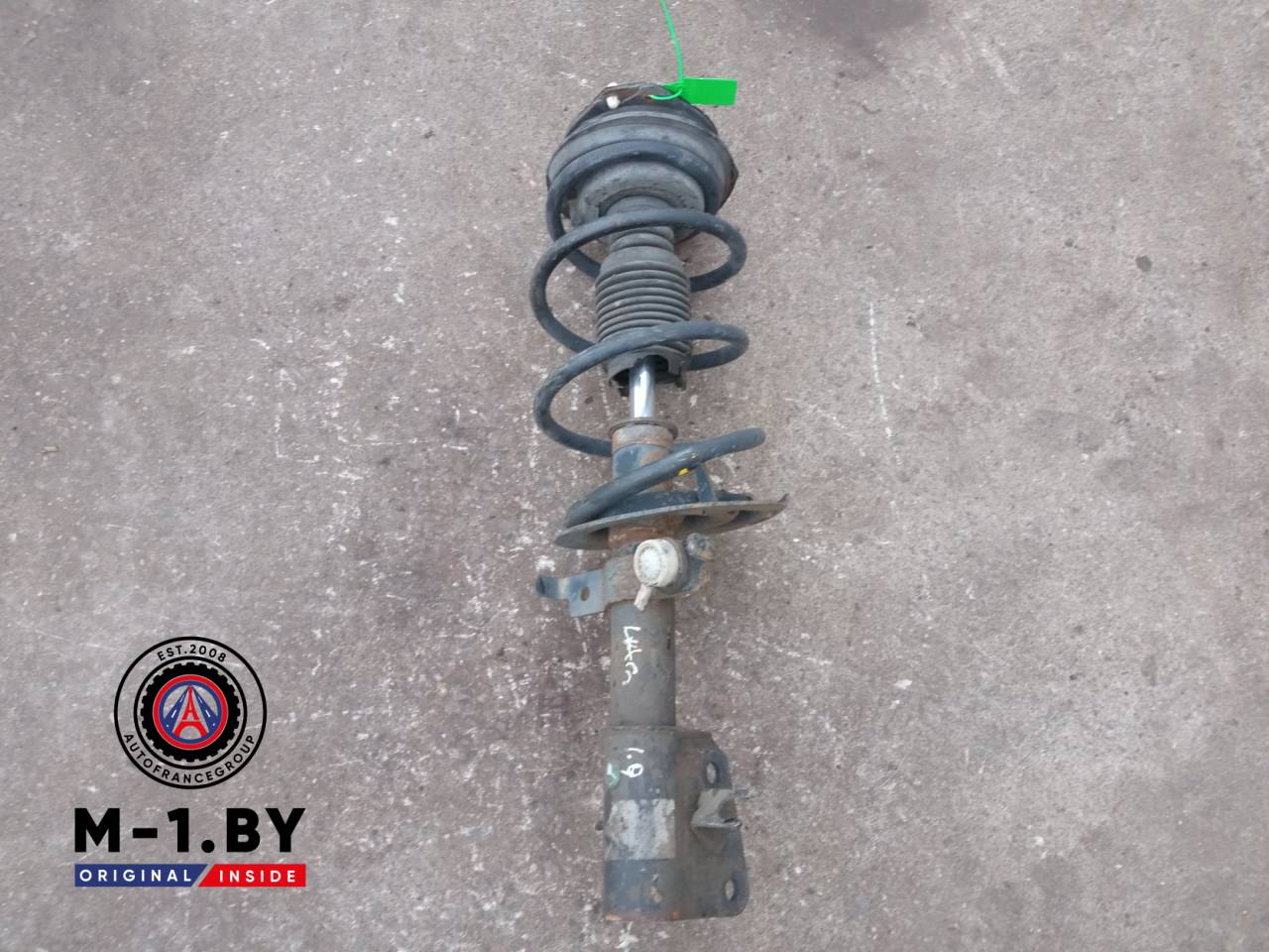 стойка передняя правая Renault Laguna 2 поколение (2001 - 2005), 1.9 л. - фото №1