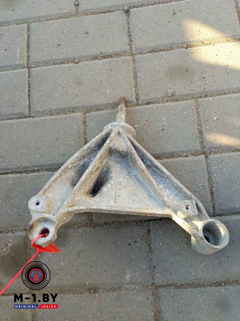 кронштейн КПП Renault Scenic 2 поколение (2003 - 2006), 8200013682 - фото №1