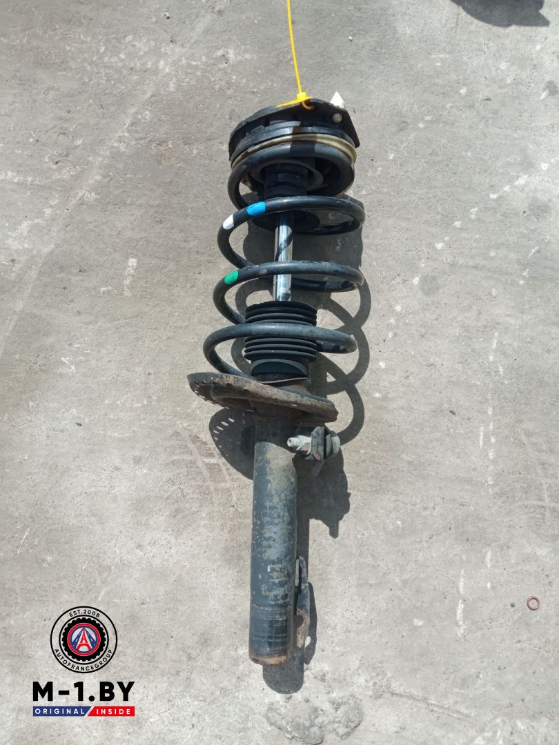 стойка передняя правая Renault Megane 2 поколение (2002 - 2006), 1.5 л., дизель - фото №1