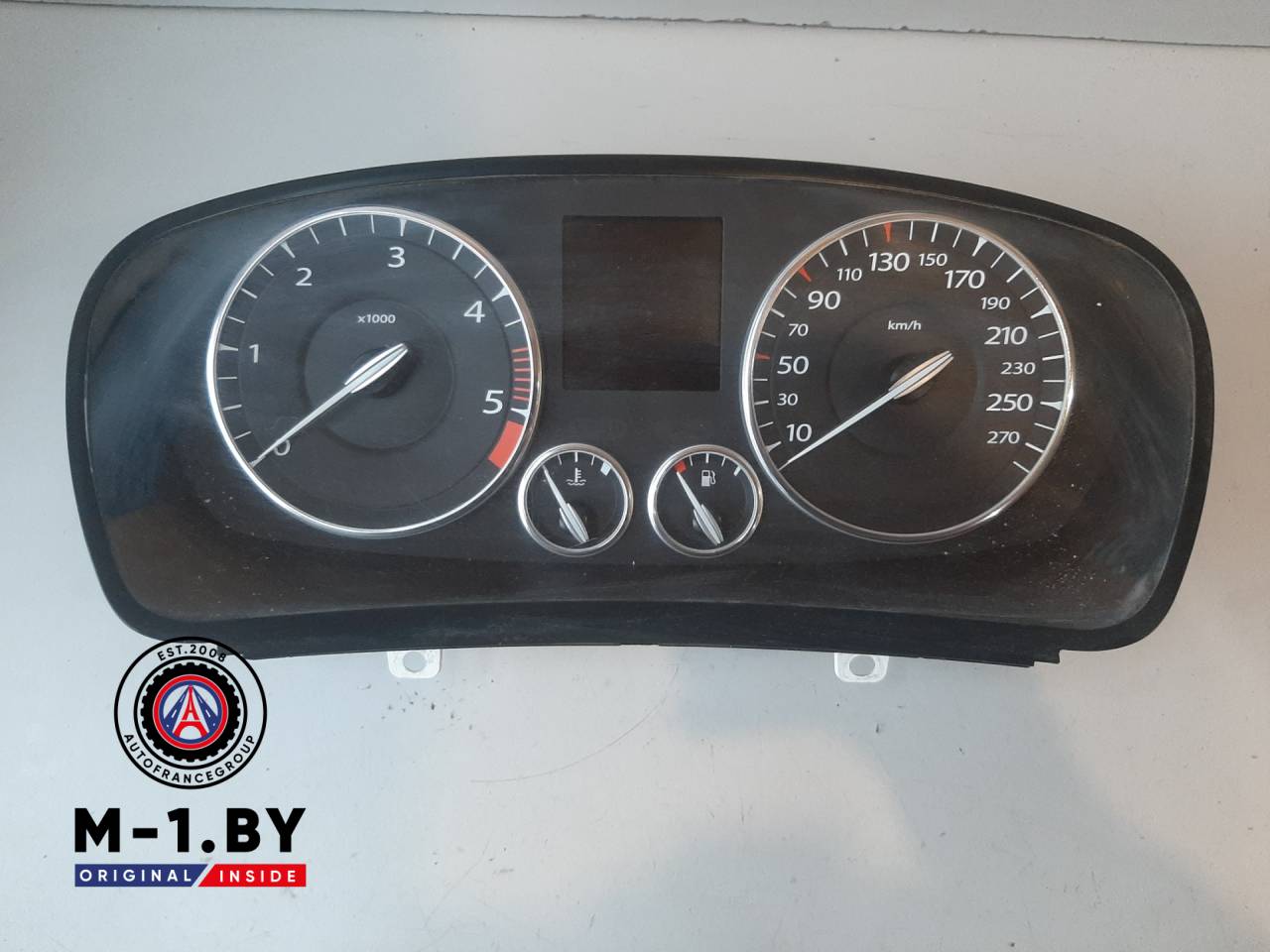 щиток приборов (приборная панель) Renault Laguna 3 поколение (2007 - 2012), 250450036R - фото №1