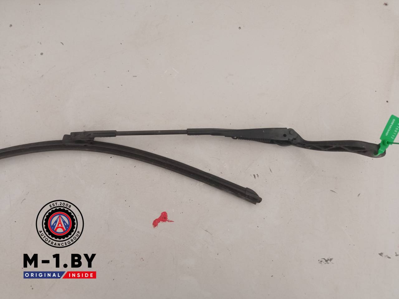 щеткодержатель (поводок стеклоочистителя, дворник) Mercedes-Benz E-Класс W210/S210 (1995 - 1999), A2118201544 - фото №1