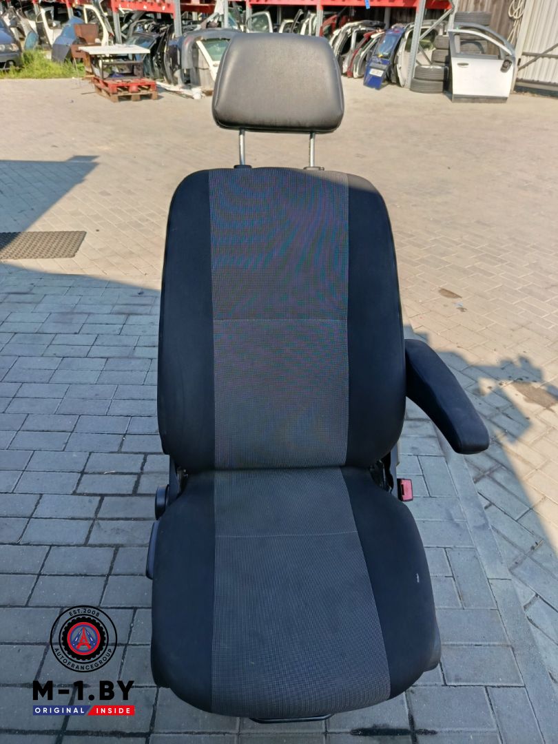сиденье переднее Mercedes-Benz Sprinter 2 поколение (W906) (2006 - 2014) - фото №1