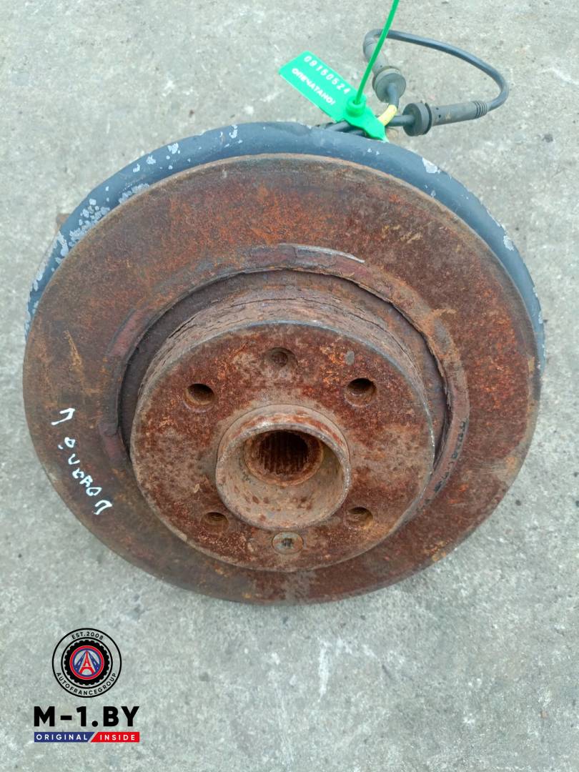 ступица передняя левая Renault Logan 2 поколение (2012 - 2016), 1.6 л., бензин - фото №1