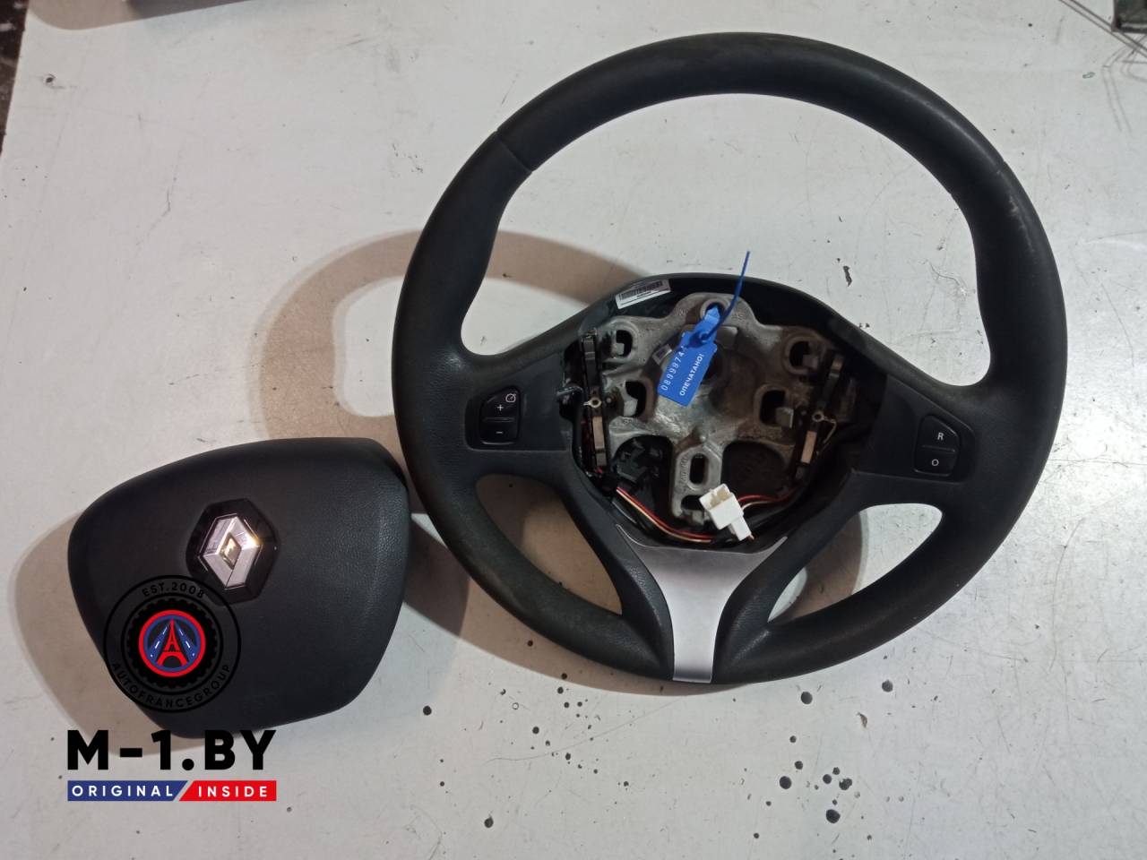 руль Renault Clio 4 поколение (2012 - 2016) - фото №1
