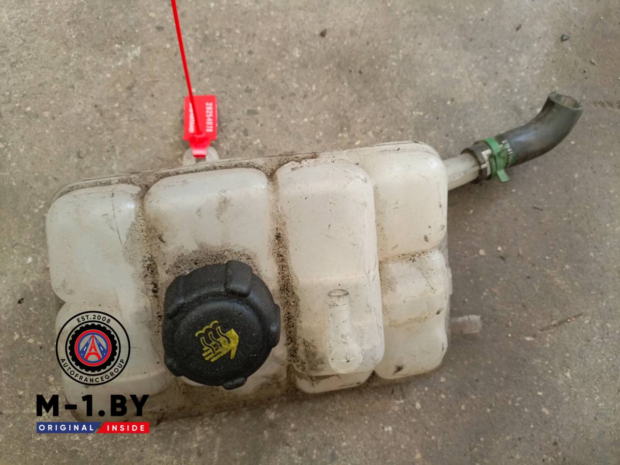 бачок расширительный Renault Scenic 4 поколение (2016 - 2020), 1.6 л., бензин - фото №1