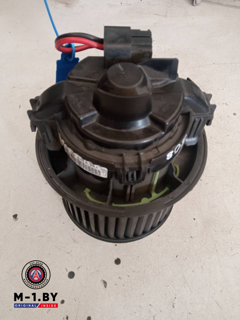 моторчик печки Peugeot 508 1 поколение 2013 - фото №1