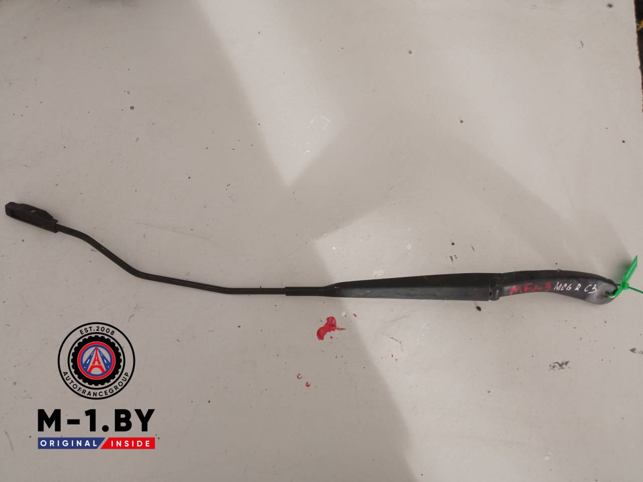 щеткодержатель (поводок стеклоочистителя, дворник) Renault Megane 2 поколение (2002 - 2006), 8200417219 - фото №1