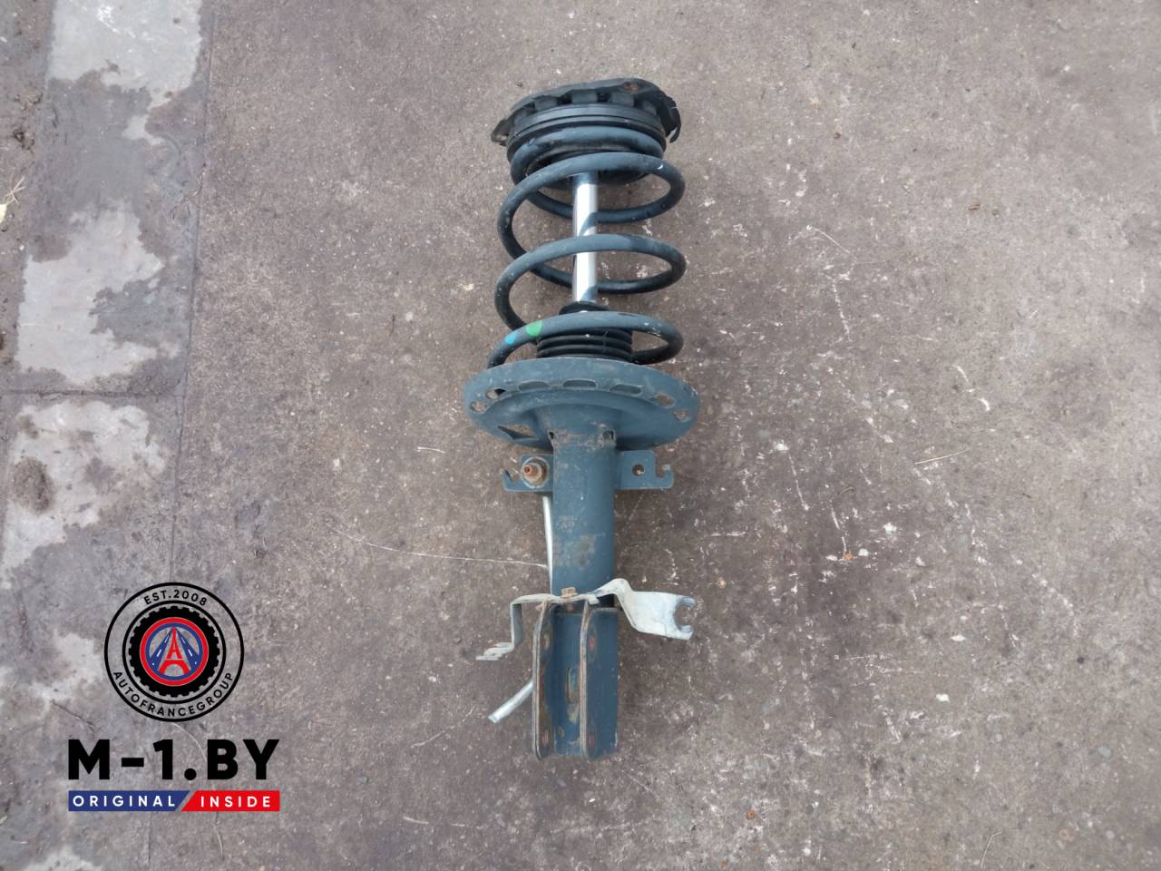 стойка передняя правая Renault Megane 3 поколение (2008 - 2014), 540340002R - фото №1