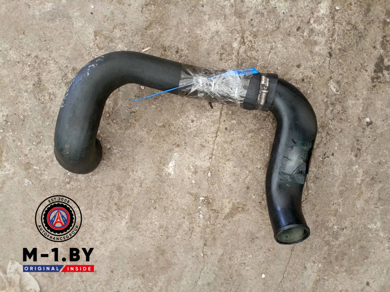 патрубок интеркулера Land Rover Freelander 2 поколение (2006 - 2010), 2.2 л., дизель, 6G92-6K863BE - фото №1