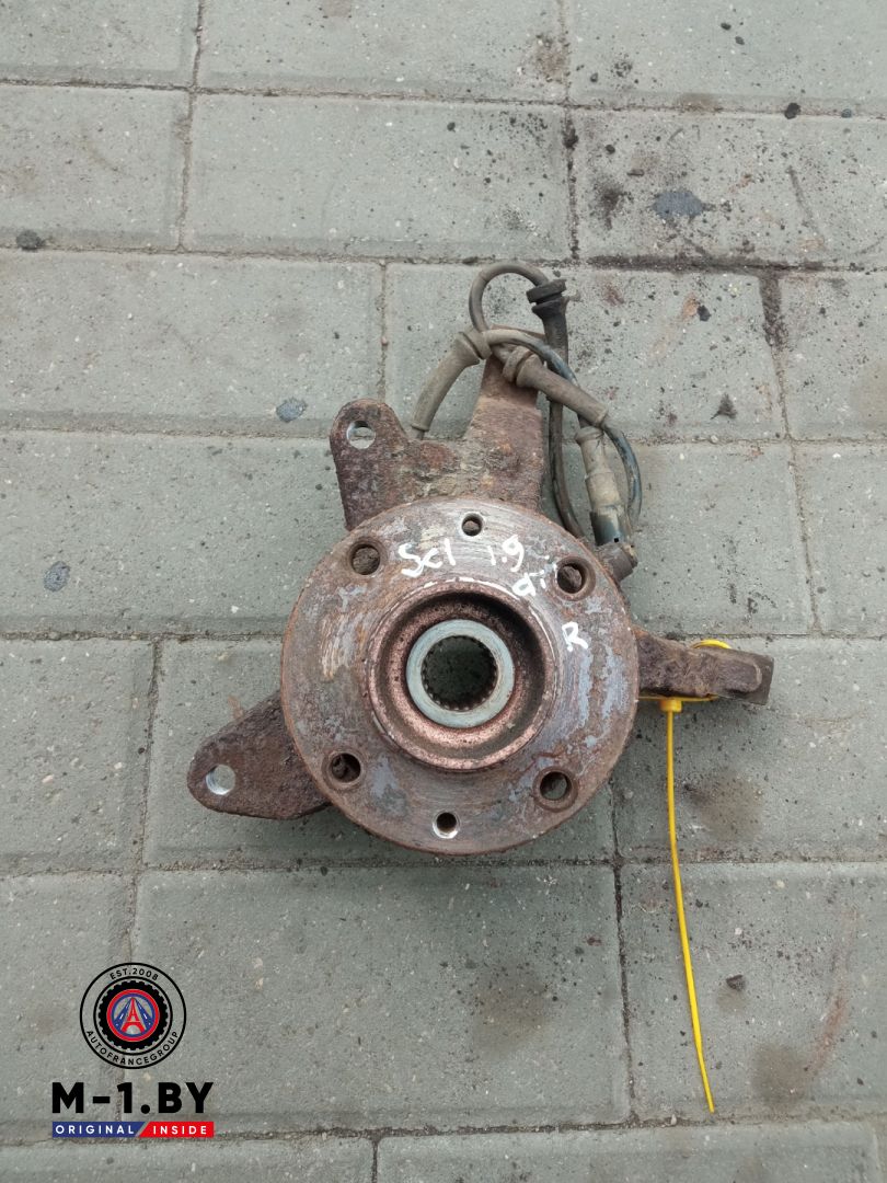 ступица передняя левая Renault Scenic 1 поколение (1996 - 1999), 1.9 л., дизель - фото №1