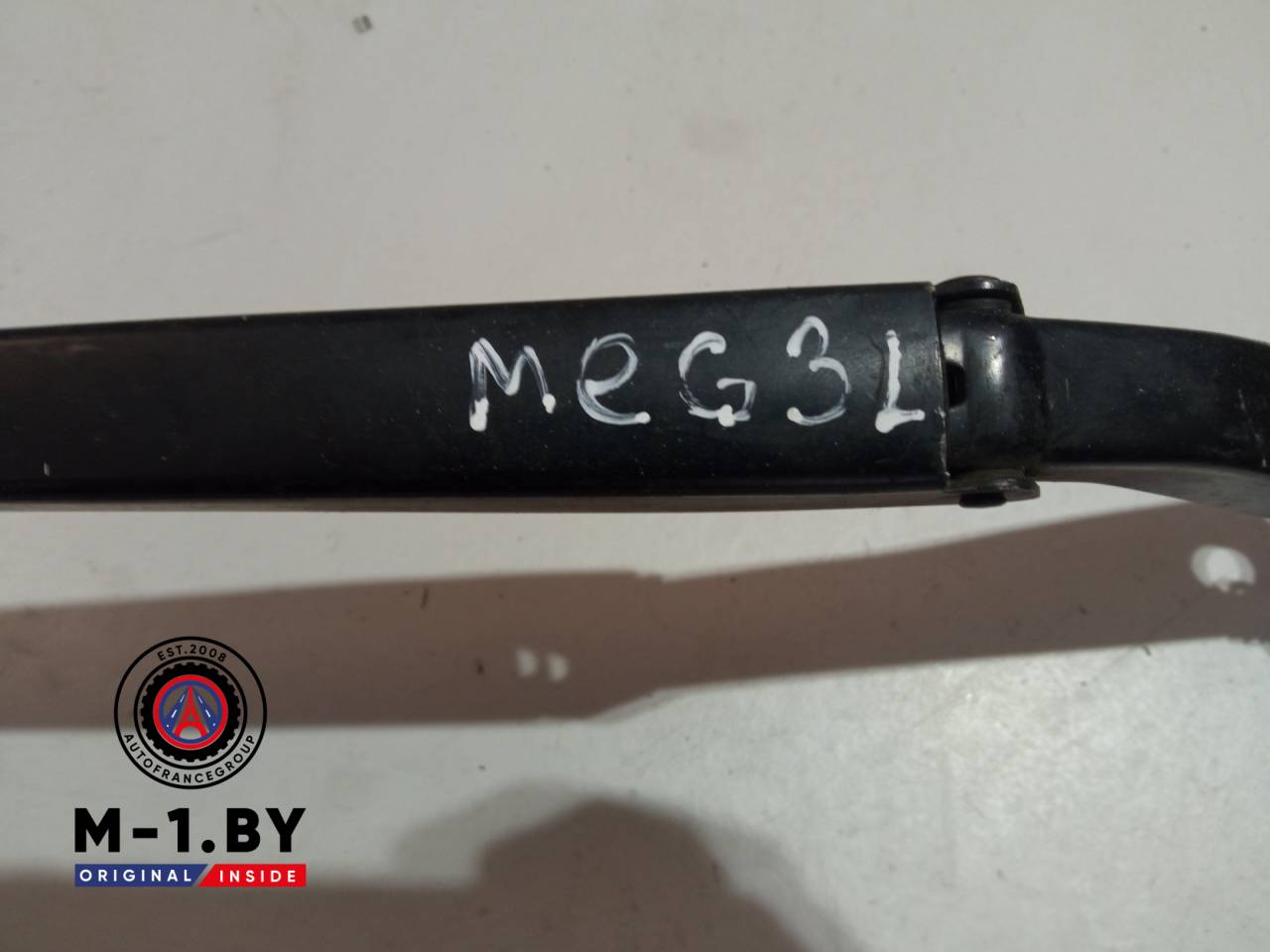 щеткодержатель (поводок стеклоочистителя, дворник) Renault Megane 3 поколение (2008 - 2014), 2888810005R - фото №1