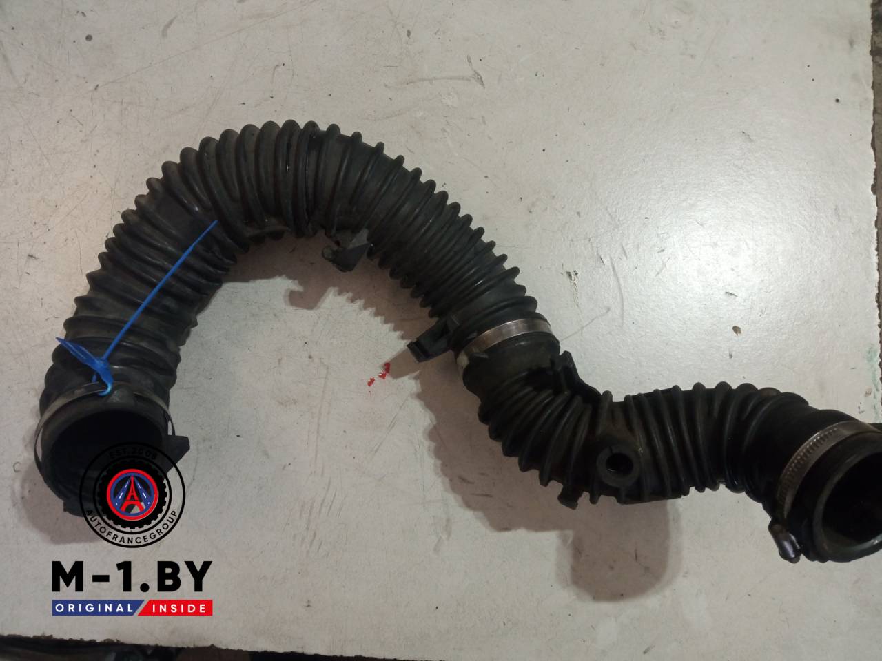 патрубок воздушного фильтра Renault Trafic 2 поколение (2001 - 2006), 2.0 л., дизель - фото №1