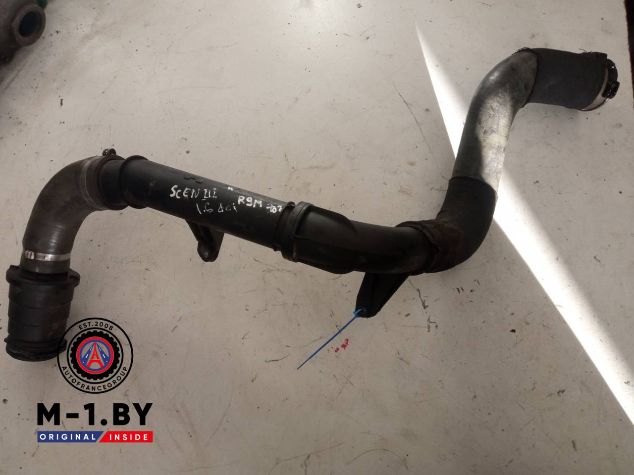 патрубок интеркулера Renault Scenic 3 поколение (2009 - 2012), 1.6 л., дизель - фото №1