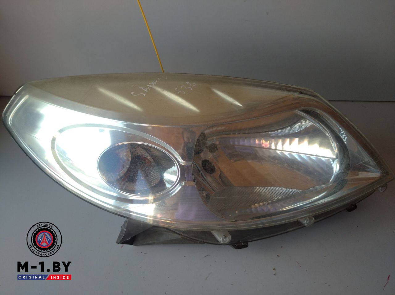 фара правая Renault Sandero 1 поколение (2009 - 2014) - фото №1