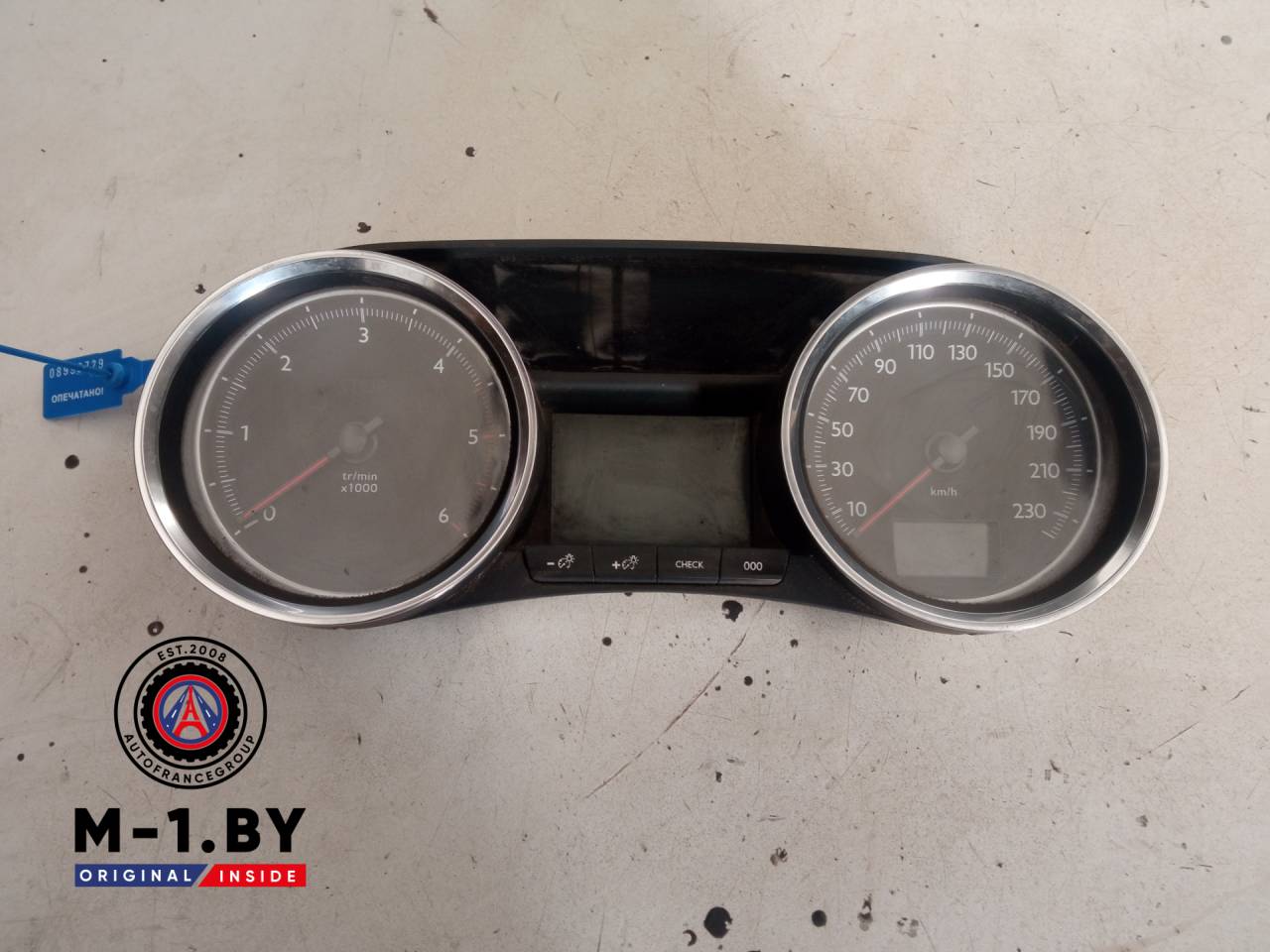 щиток приборов (приборная панель) Peugeot 508 1 поколение 2013, 9803176080 - фото №1