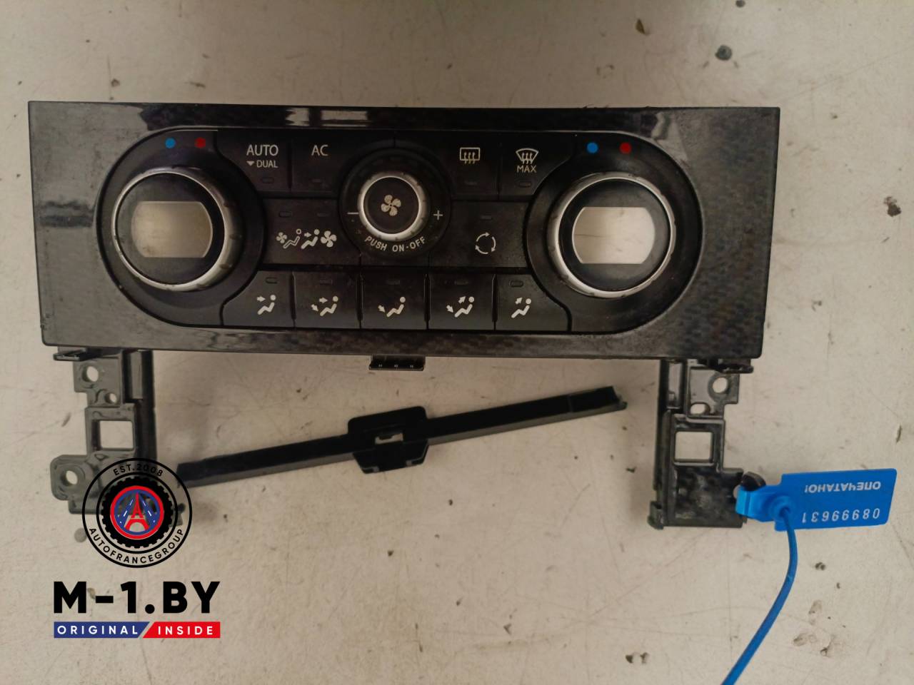 блок управления печки / климат-контроля Renault Koleos 1 поколение (2008 - 2011), 275108933R - фото №1