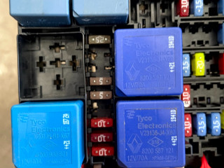 блок предохранителей Renault Megane 4 поколение [рестайлинг] (2020 - 2025)