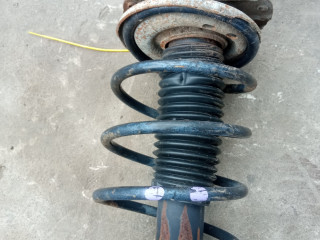 стойка передняя левая Peugeot 206 1 поколение (1998 - 2003)