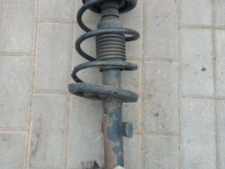 стойка передняя правая Renault Clio 2 поколение (1998 - 2002)