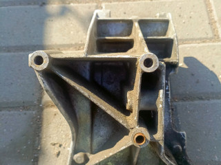 кронштейн генератора Peugeot 406 1 поколение [рестайлинг] (1999 - 2004), 2.0 л., дизель, 96348183