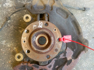 ступица передняя левая Peugeot 508 1 поколение (2010 - 2014)