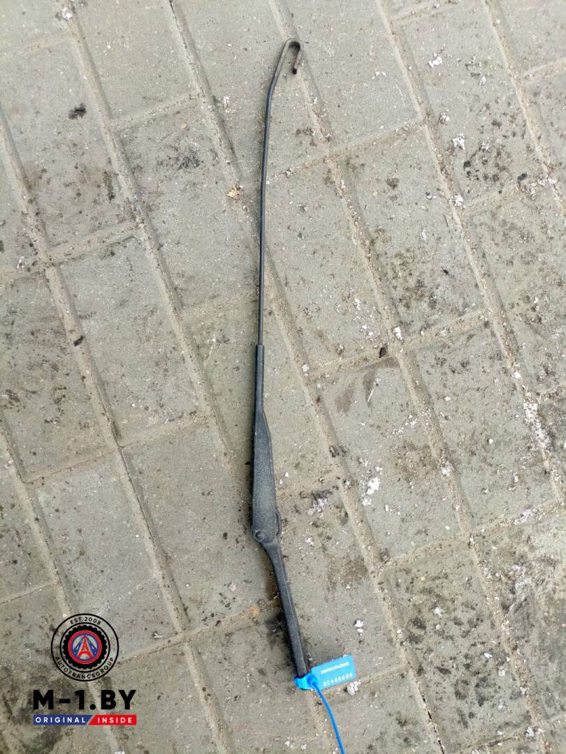 щеткодержатель (поводок стеклоочистителя, дворник) Renault Trafic 2 поколение (2001 - 2006), 7700311582 - фото №1