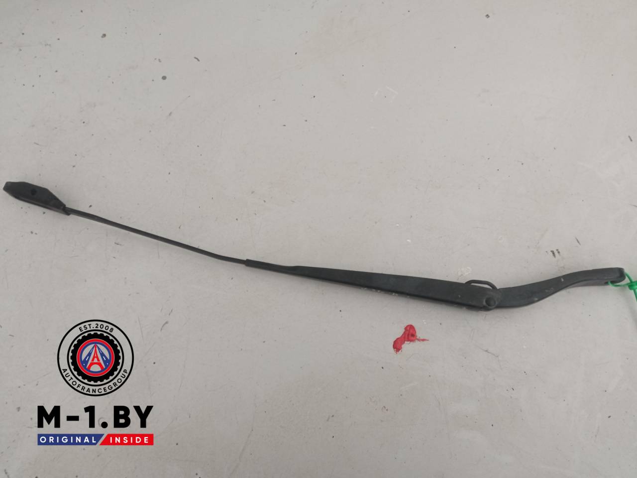 щеткодержатель (поводок стеклоочистителя, дворник) Renault Megane 3 поколение (2008 - 2014), 288810005R - фото №1