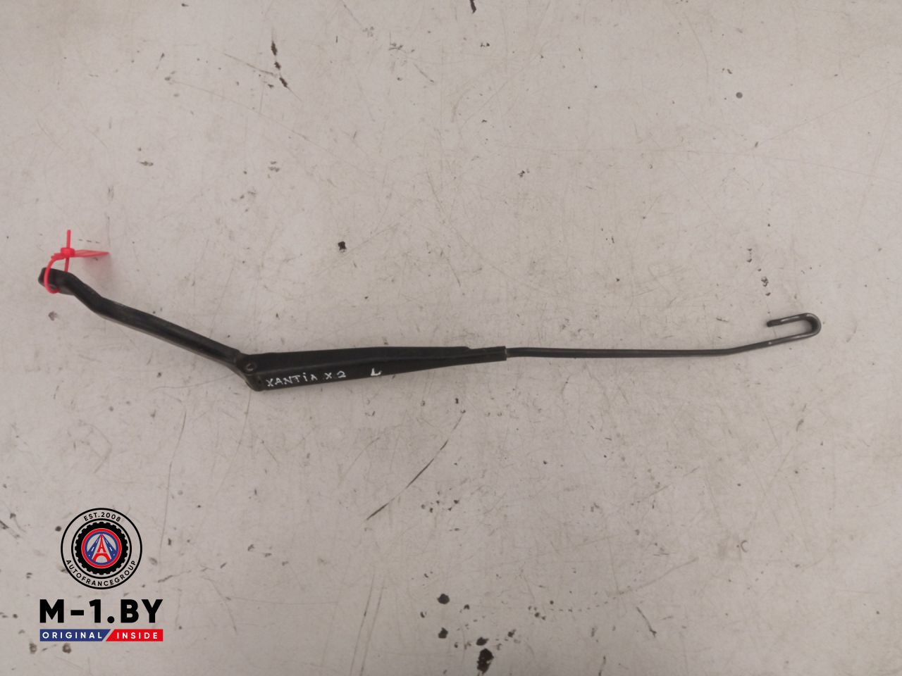 щеткодержатель (поводок стеклоочистителя, дворник) Citroen Xantia 1 поколение (1992 - 1998) - фото №1