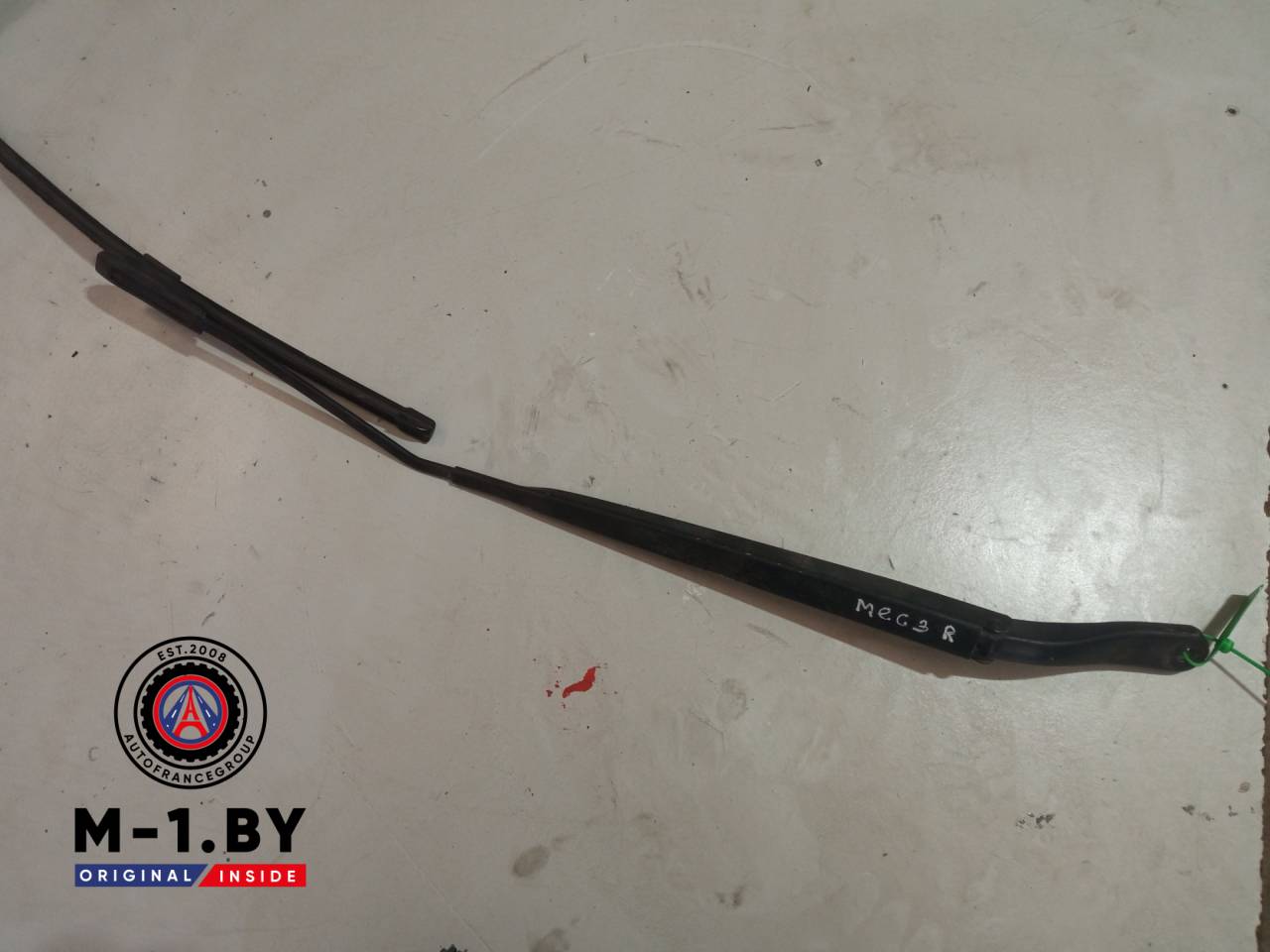 щеткодержатель (поводок стеклоочистителя, дворник) Renault Megane 3 поколение (2008 - 2014) - фото №1