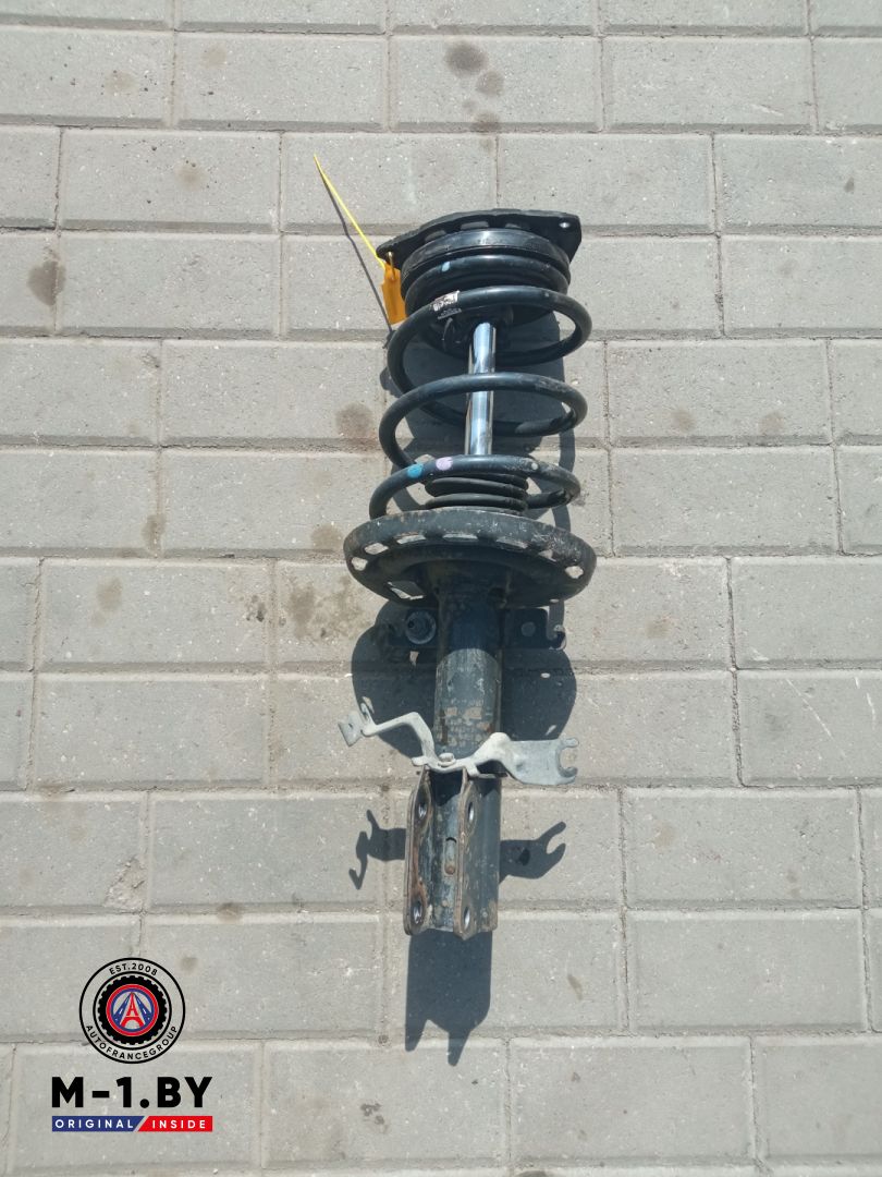 стойка передняя правая Renault Megane 3 поколение (2008 - 2014), 1.5 л., дизель - фото №1