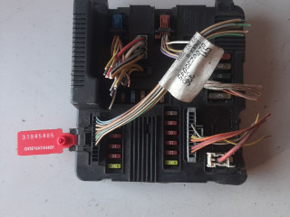 блок предохранителей Renault Megane 2 поколение (2002 - 2006), 8200306032A