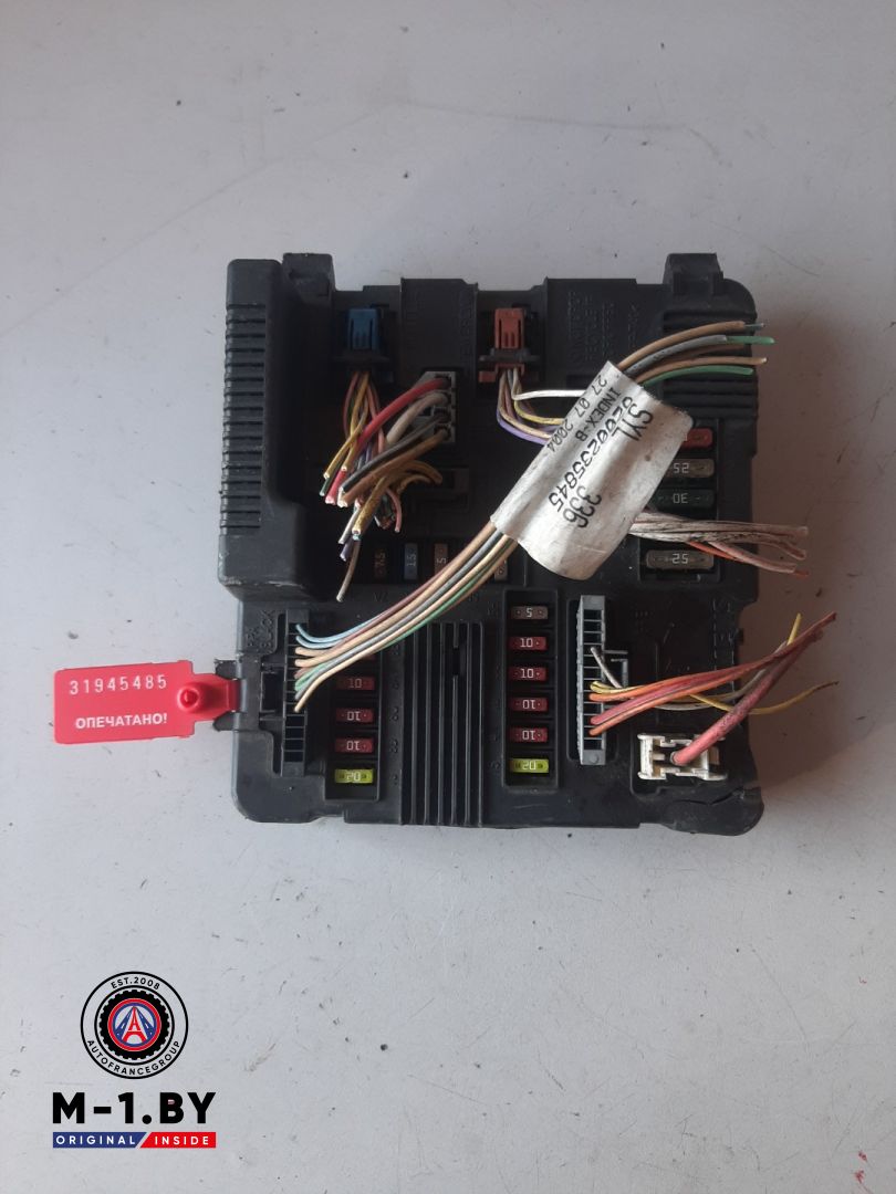 блок предохранителей Renault Megane 2 поколение (2002 - 2006), 8200306032A - фото №1