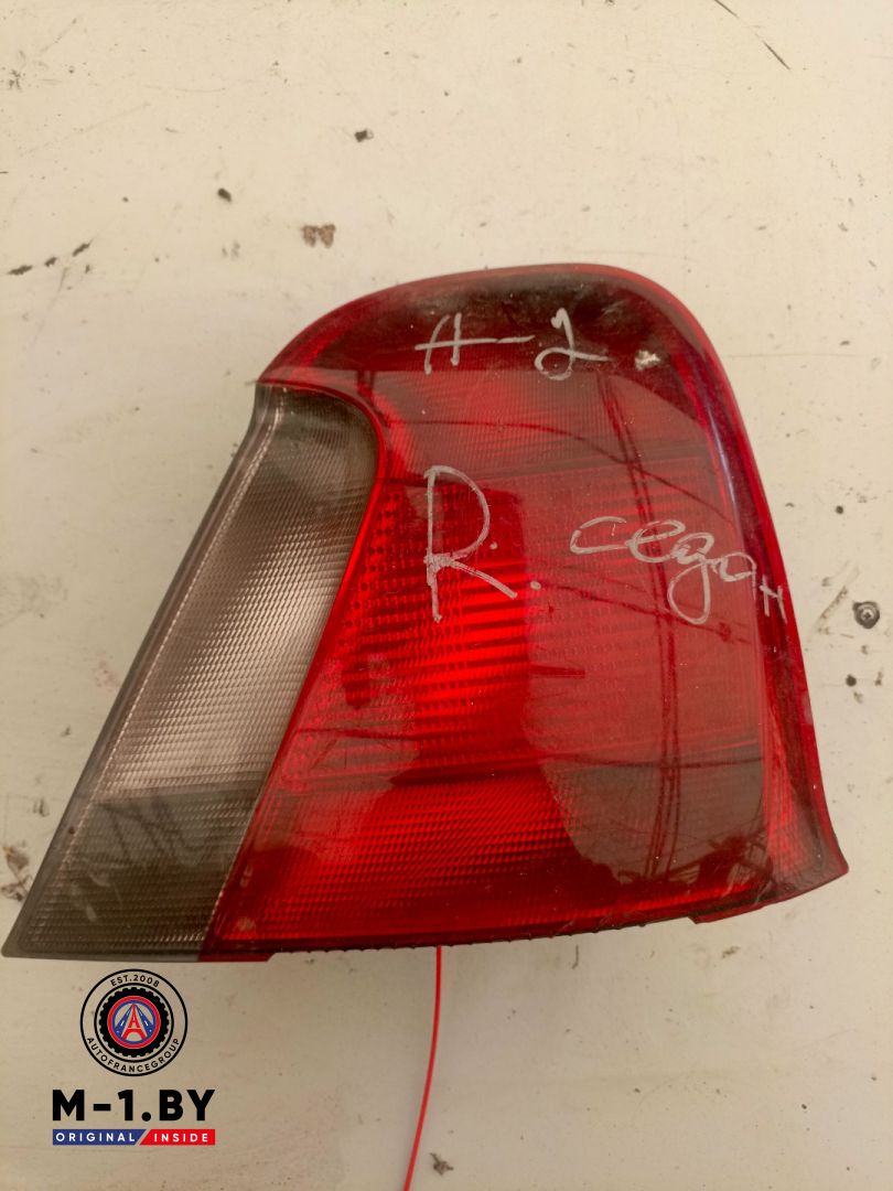 фонарь задний правый Rover 75 1 поколение (1999 - 2004) - фото №1