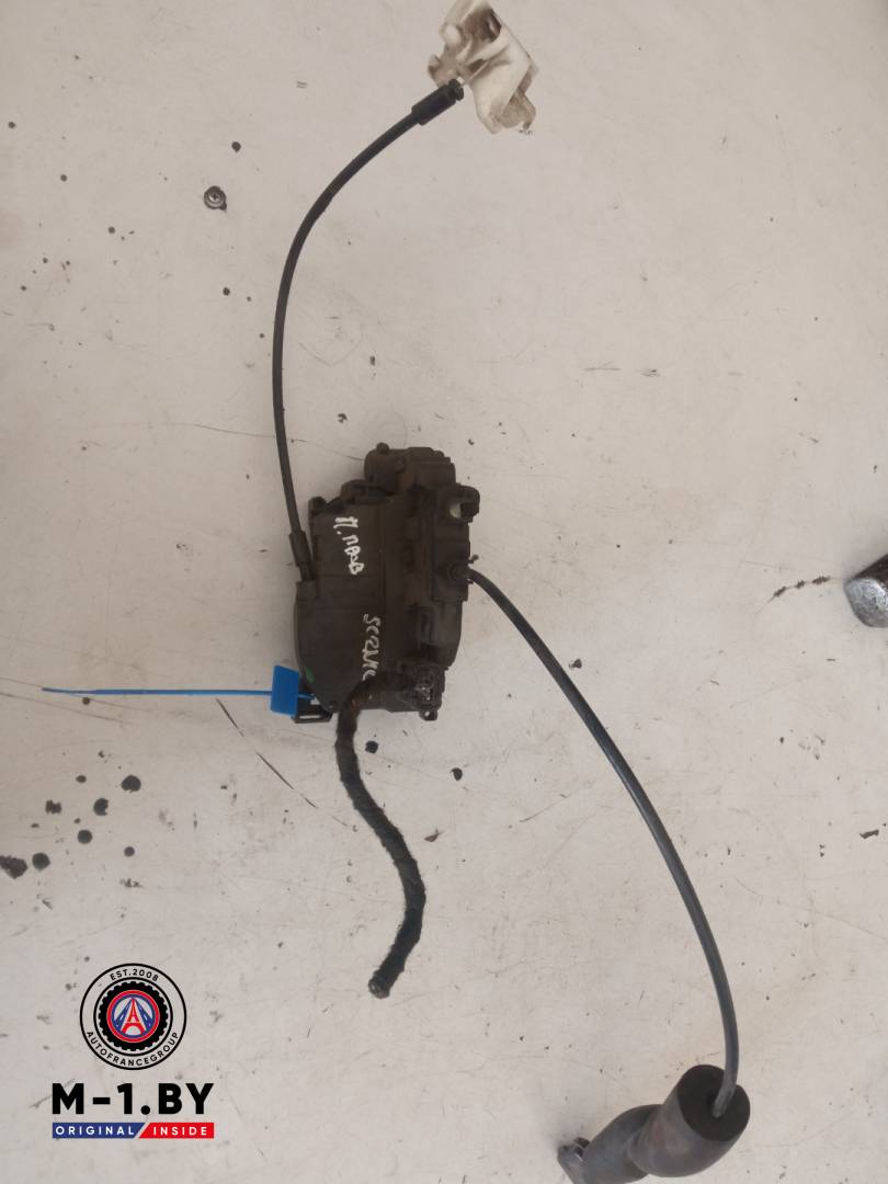 замок двери передней правой Renault Scenic 3 поколение (2009 - 2012) - фото №1