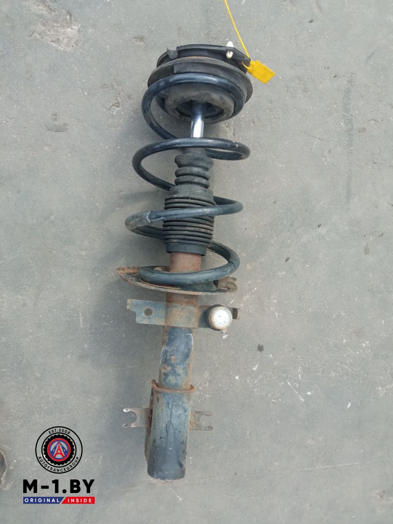 стойка передняя правая Renault Laguna 2 поколение (2001 - 2005), 1.9 л., дизель - фото №1