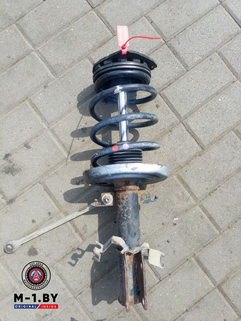 стойка передняя правая Renault Megane 3 поколение (2008 - 2014), 1.5 л., дизель - фото №1