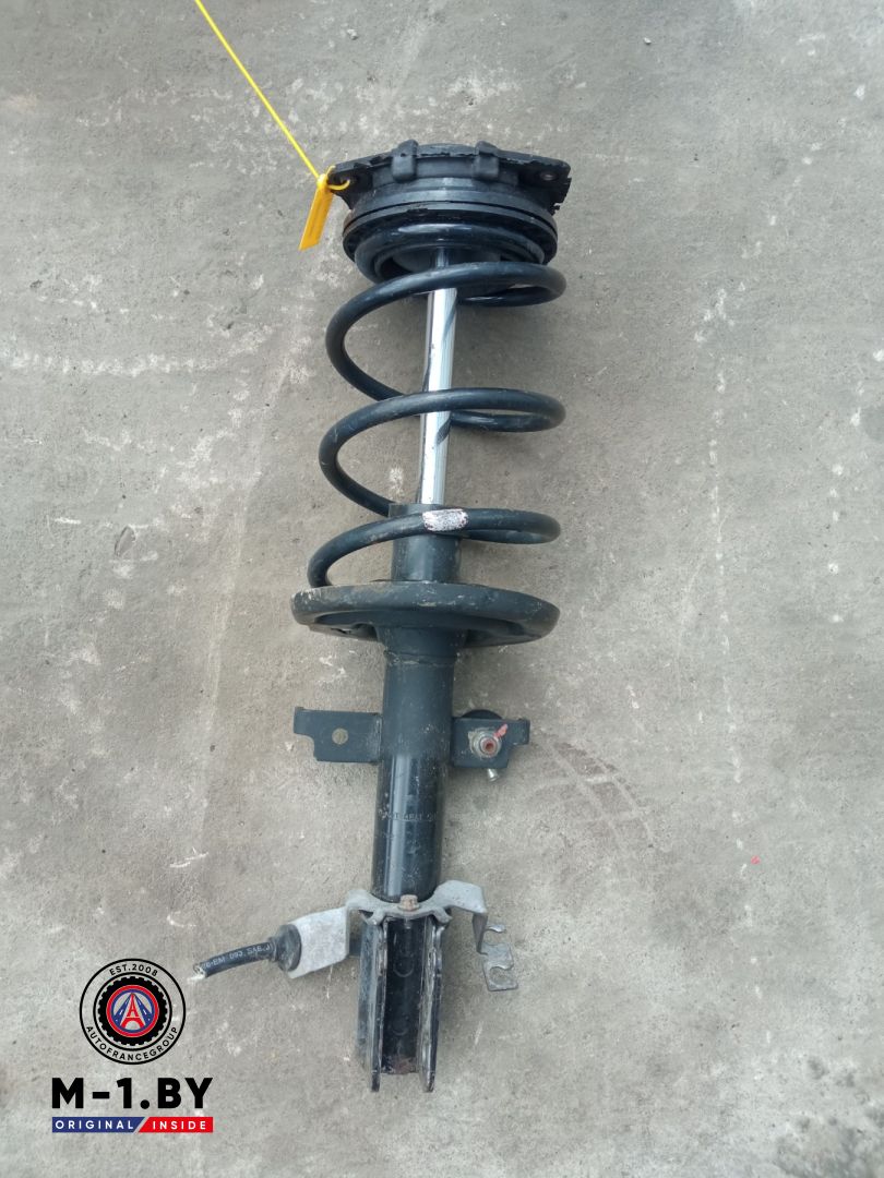 стойка передняя левая Renault Clio 3 поколение (2005 - 2009), 8200183567 - фото №1