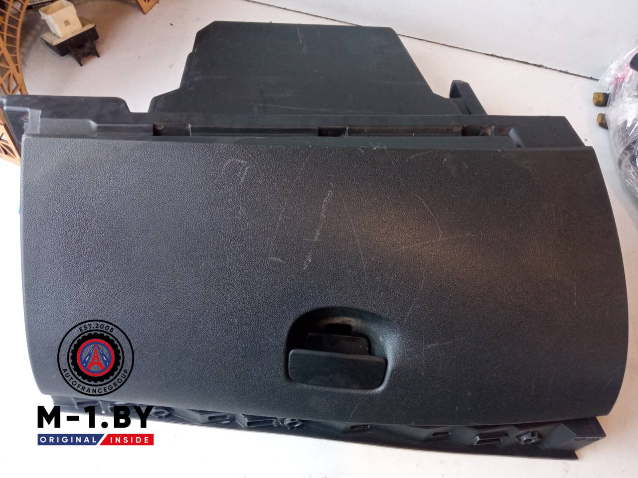 бардачок Renault Megane 3 поколение (2008 - 2014), 681080008R - фото №1