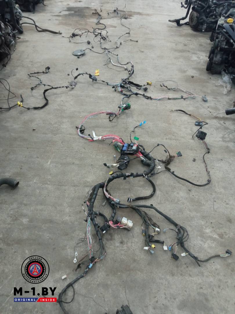 проводка салона Renault Megane 3 поколение 2010 - фото №1