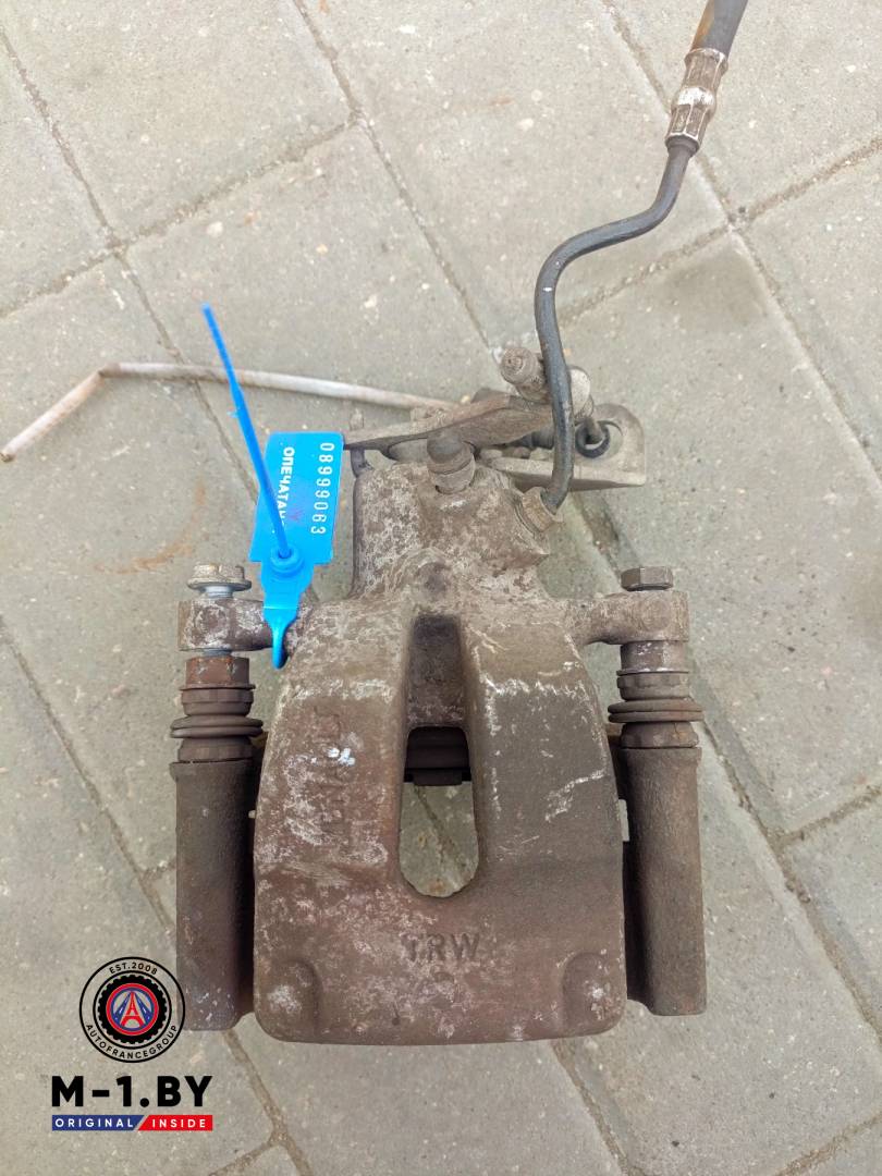 суппорт задний правый Renault Scenic 2 поколение (2003 - 2006) - фото №1