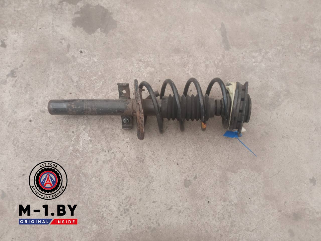 стойка передняя правая Renault Megane 2 поколение (2002 - 2006), 8200222463 - фото №1