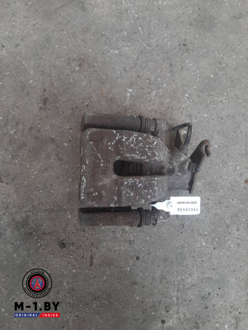 суппорт задний левый Renault Megane 3 поколение (2008 - 2014) - фото №1