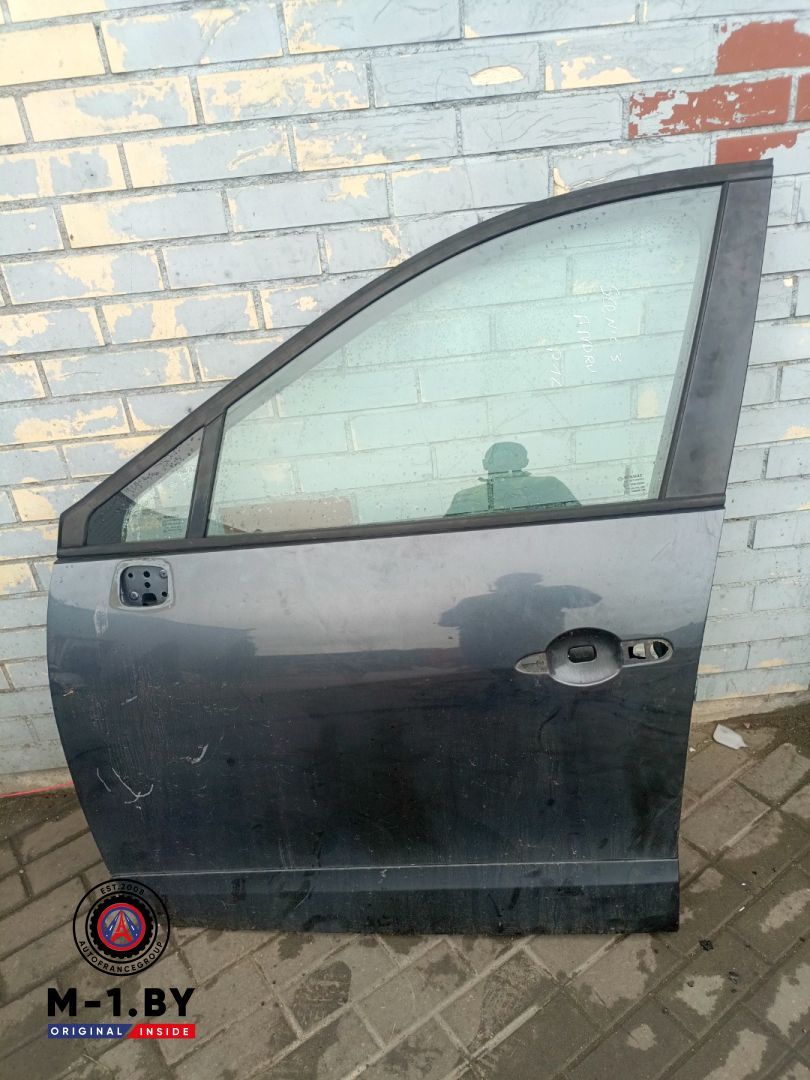 дверь передняя левая Renault Scenic 3 поколение (2009 - 2012) - фото №1