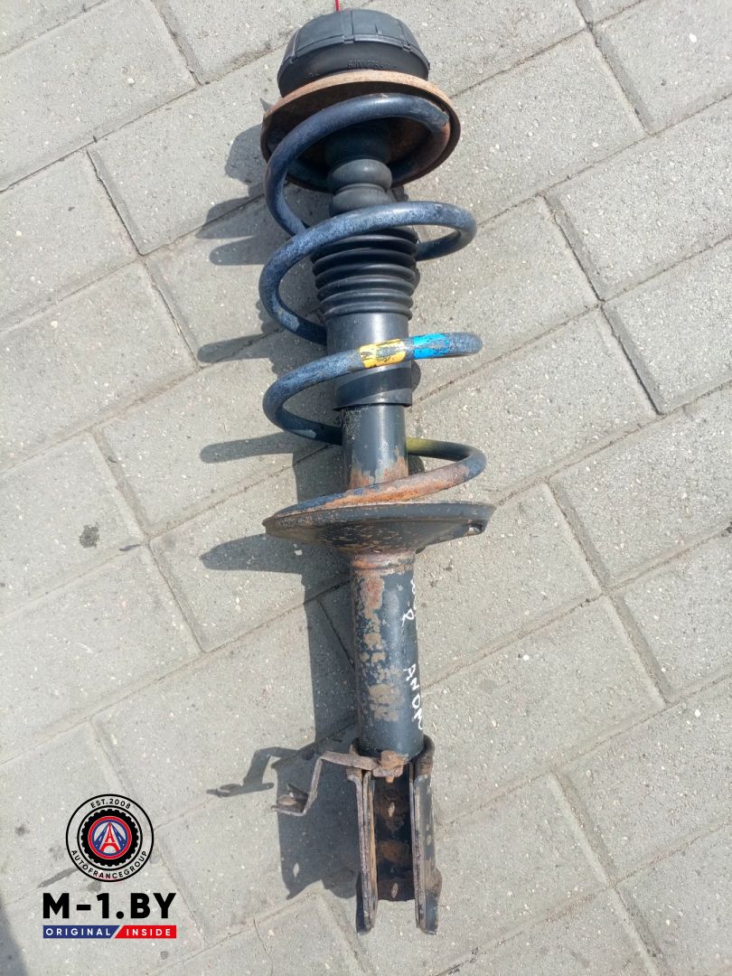 стойка передняя правая Renault Logan 1 поколение (2004 - 2009), 1.5 л., дизель - фото №1