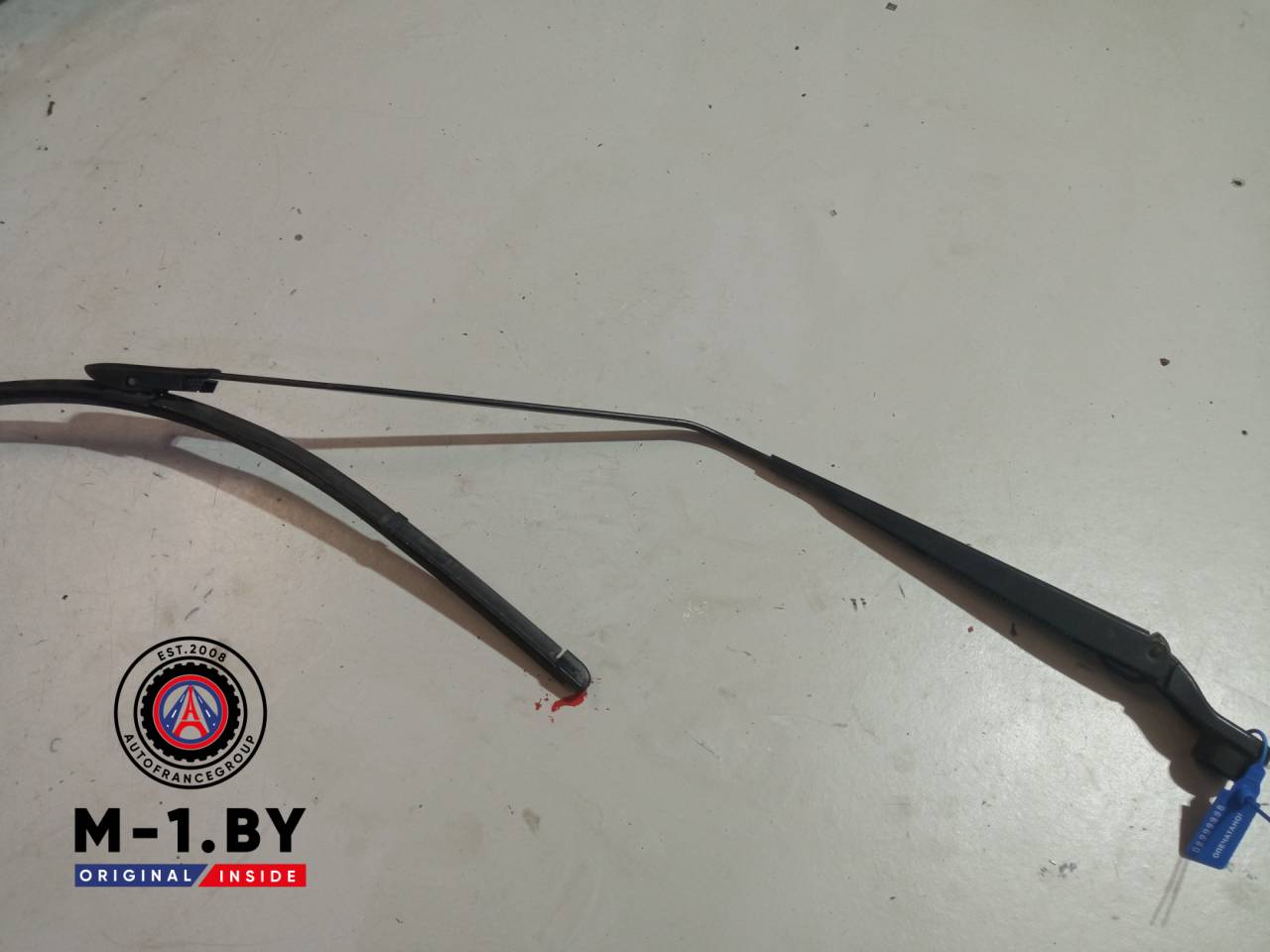 щеткодержатель (поводок стеклоочистителя, дворник) Renault Scenic 3 поколение (2009 - 2012), 288860003R - фото №1